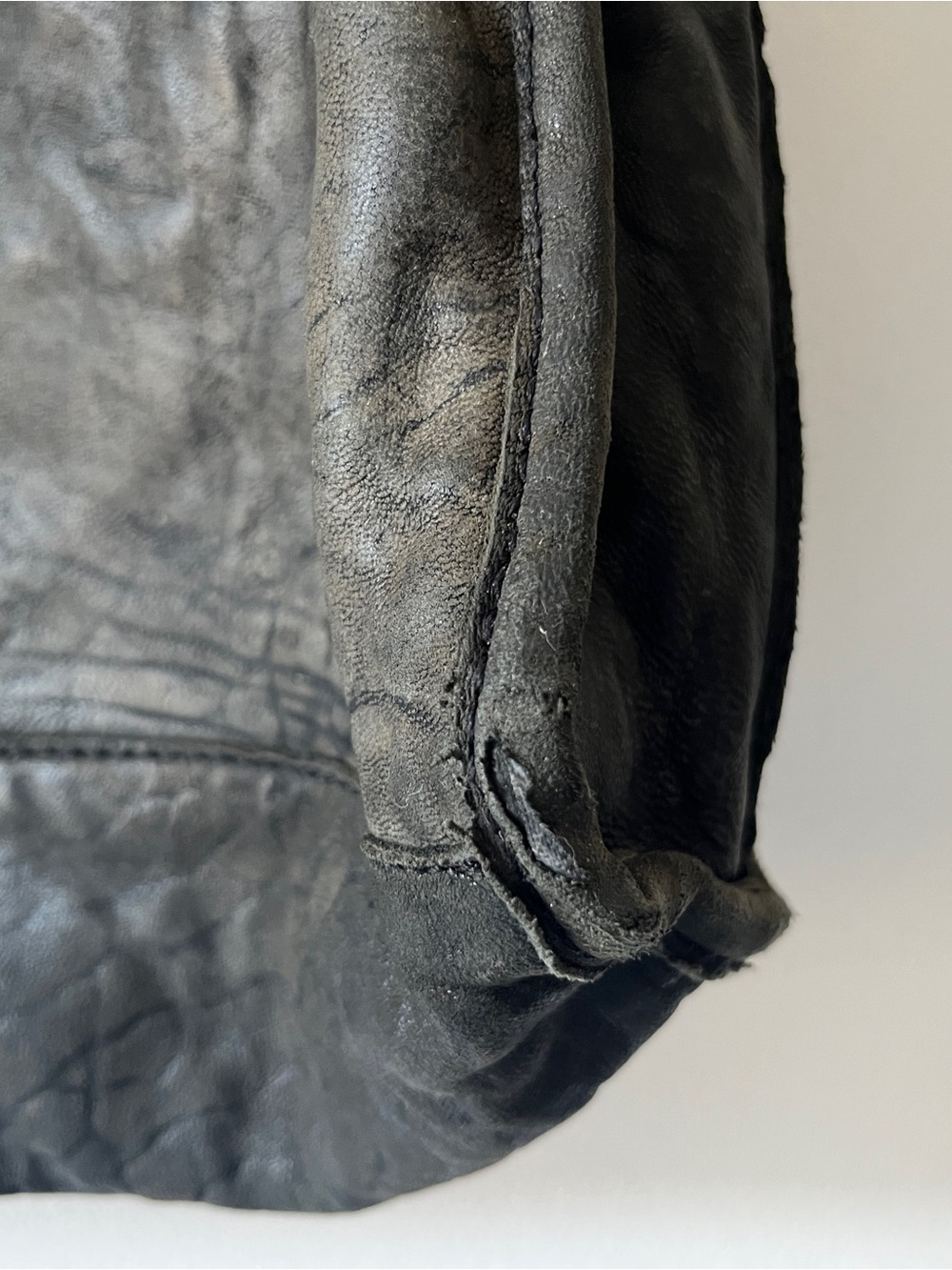 Liebeskind Berlin Black Leather Shoulder Bag - Picture 9 of 12